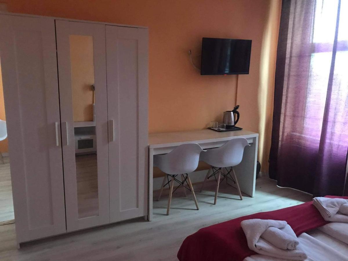 Bed and Breakfast Y Panzió Balatonlelle Exterior foto